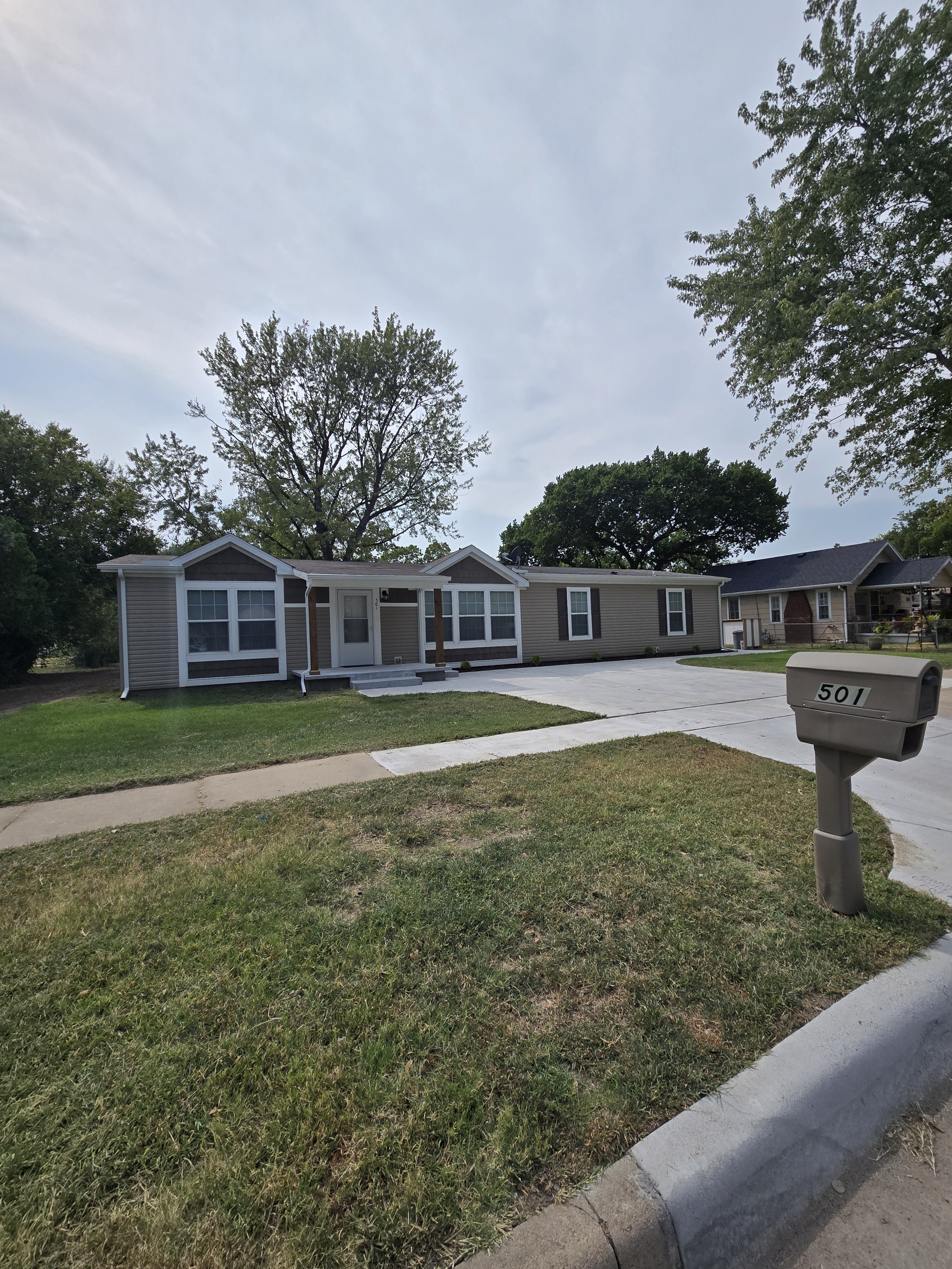 501 South Edwards Avenue - 1
