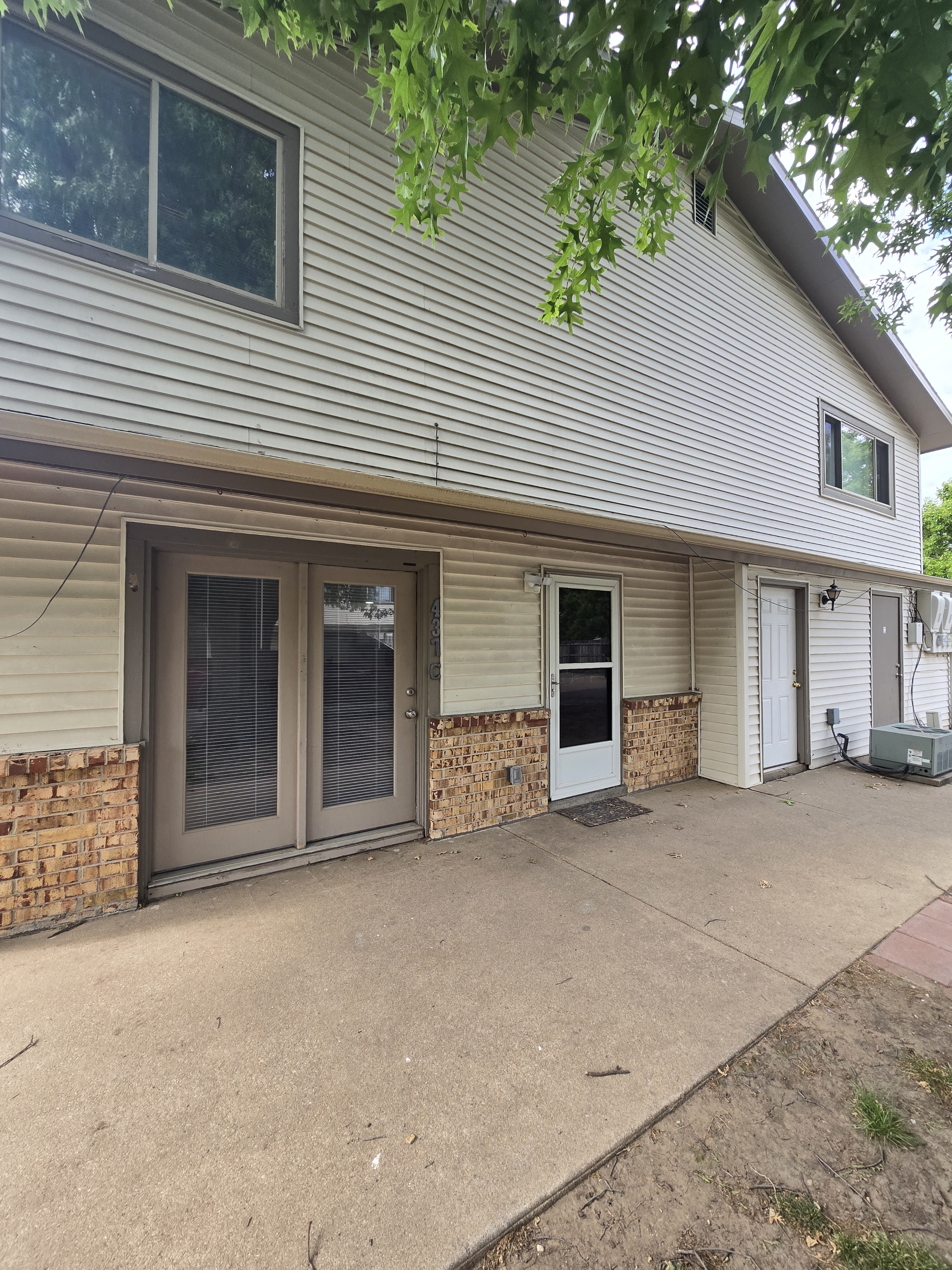 437 South Paula Avenue - C