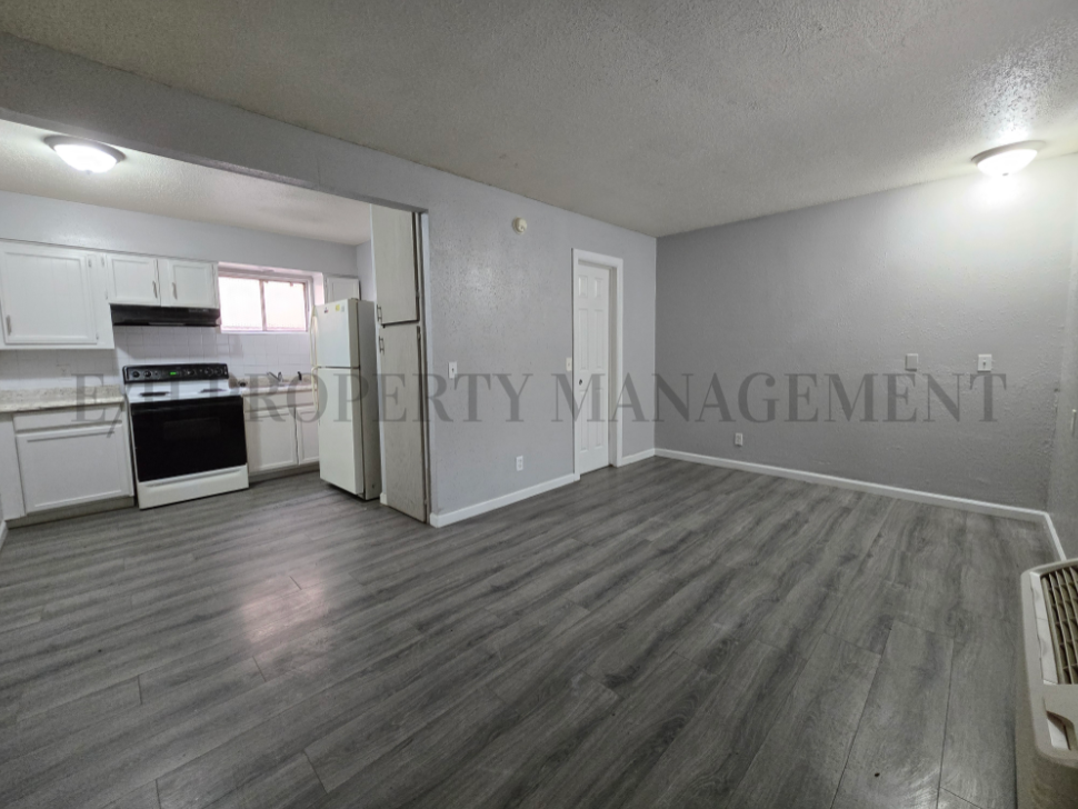 1924 S Broadway, Apt 27