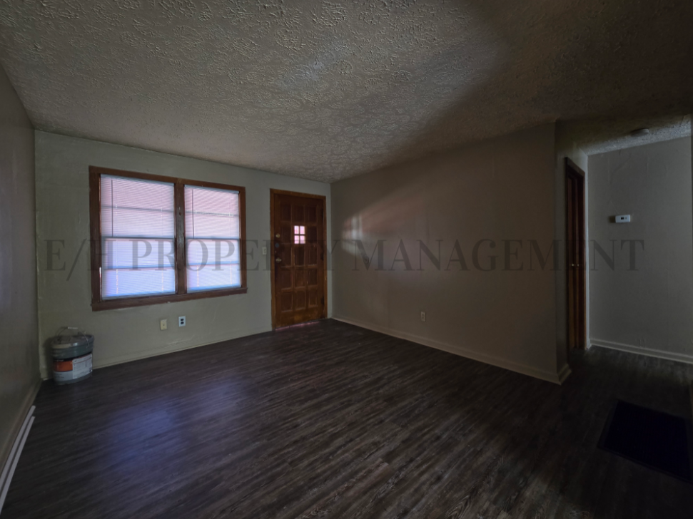 1035 S Emporia, Apt B