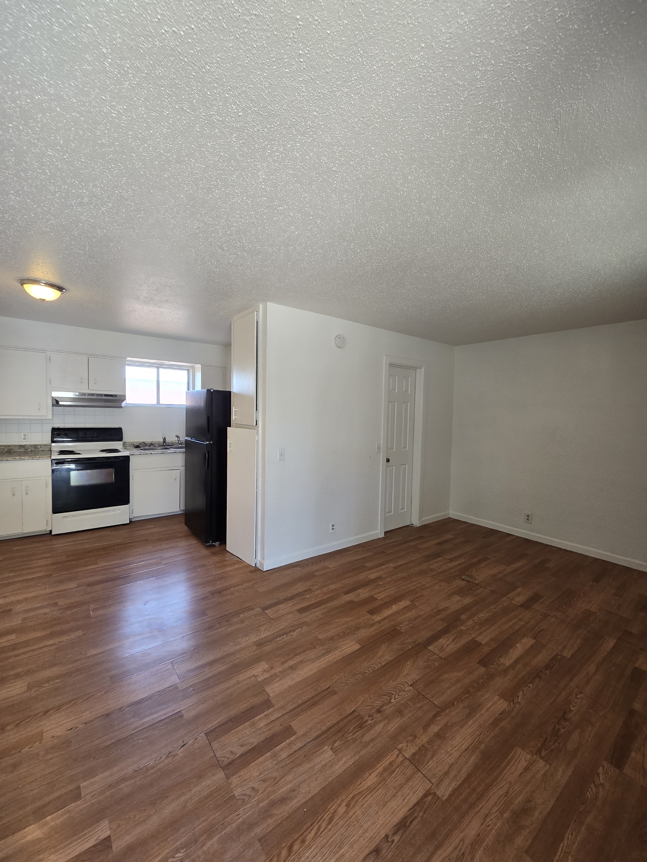 1924 S Broadway, Apt 30